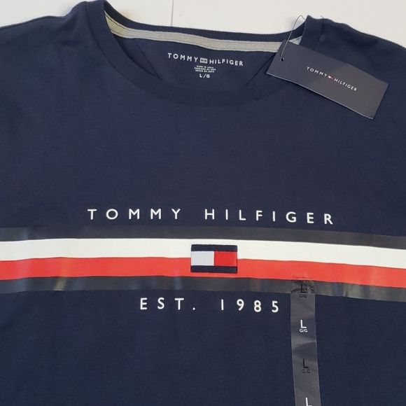 Tommy Hilfiger T-Shrit - Picture 2 of 3